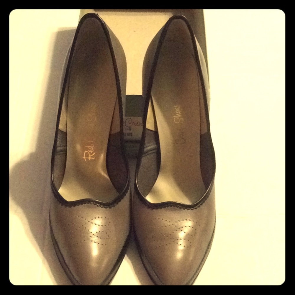 Vintage Taupe & Black 3” heels